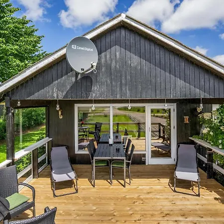 Stunning In With Kitchen Holiday home