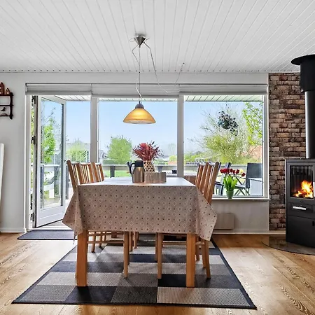 Stunning In With Kitchen Holiday home